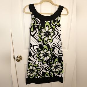 Dress sleeveless